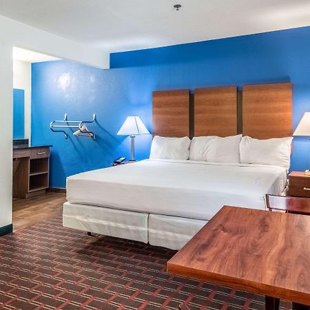 Rodeway Inn Уэтерфорд Экстерьер фото