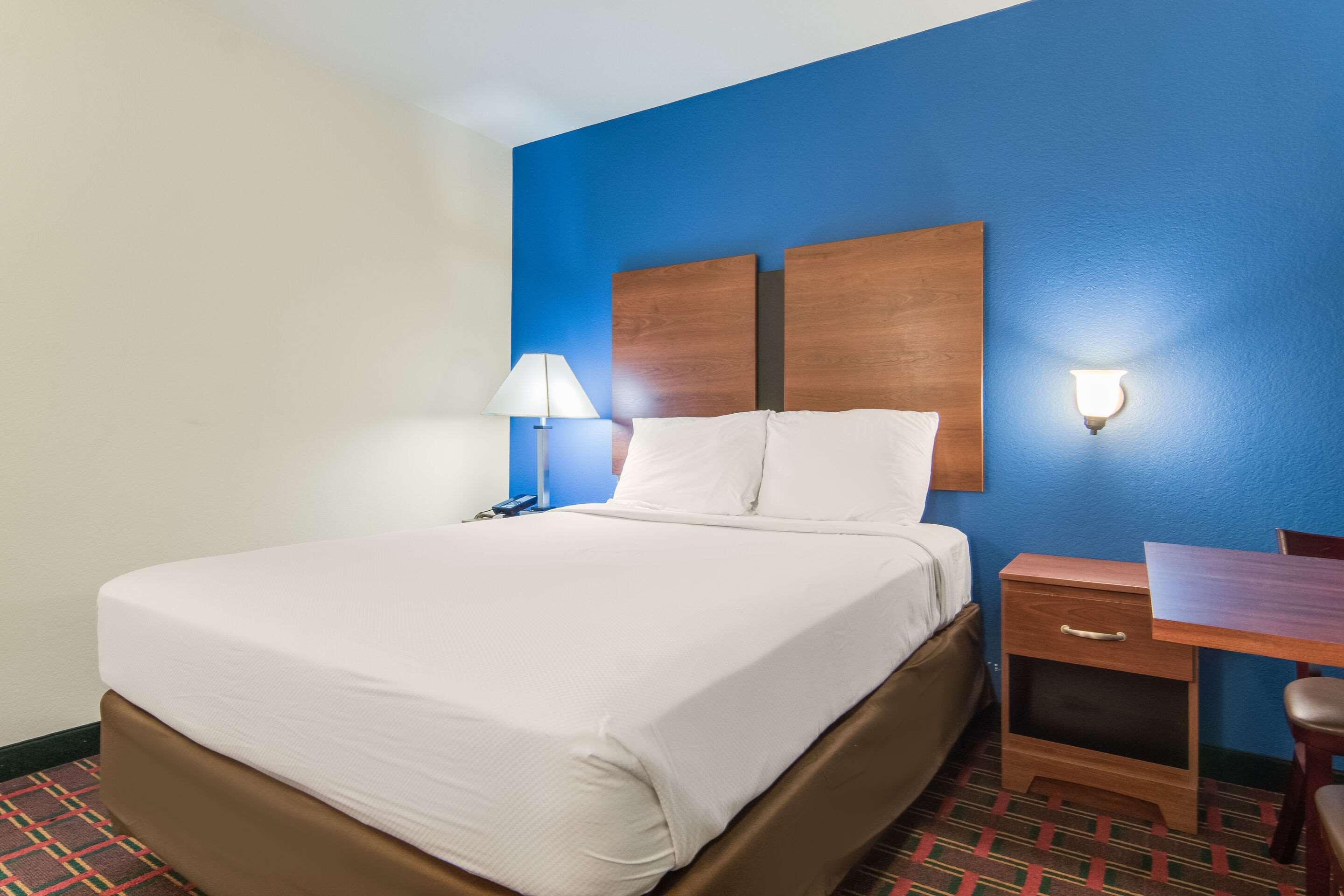 Rodeway Inn Уэтерфорд Экстерьер фото