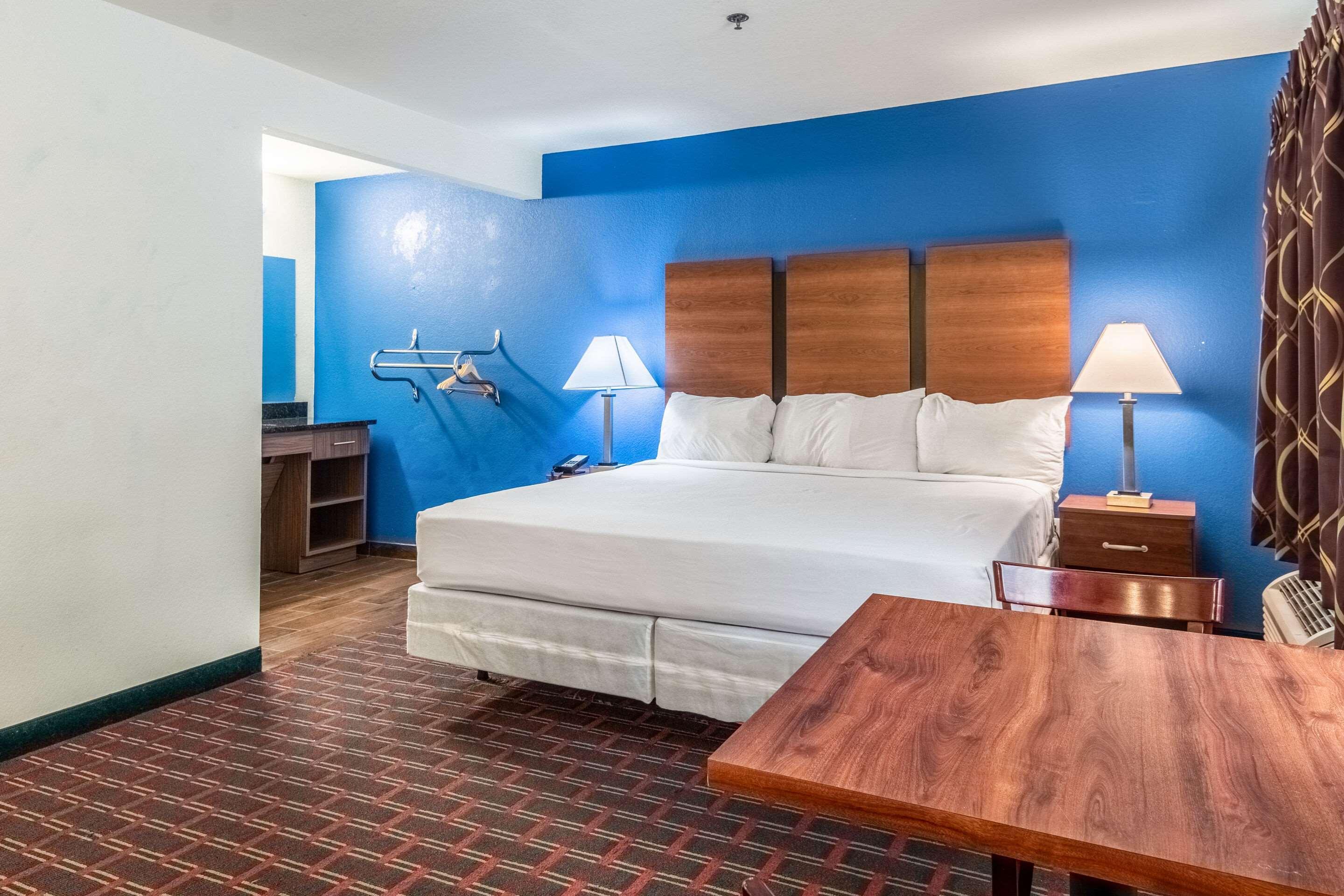 Rodeway Inn Уэтерфорд Экстерьер фото