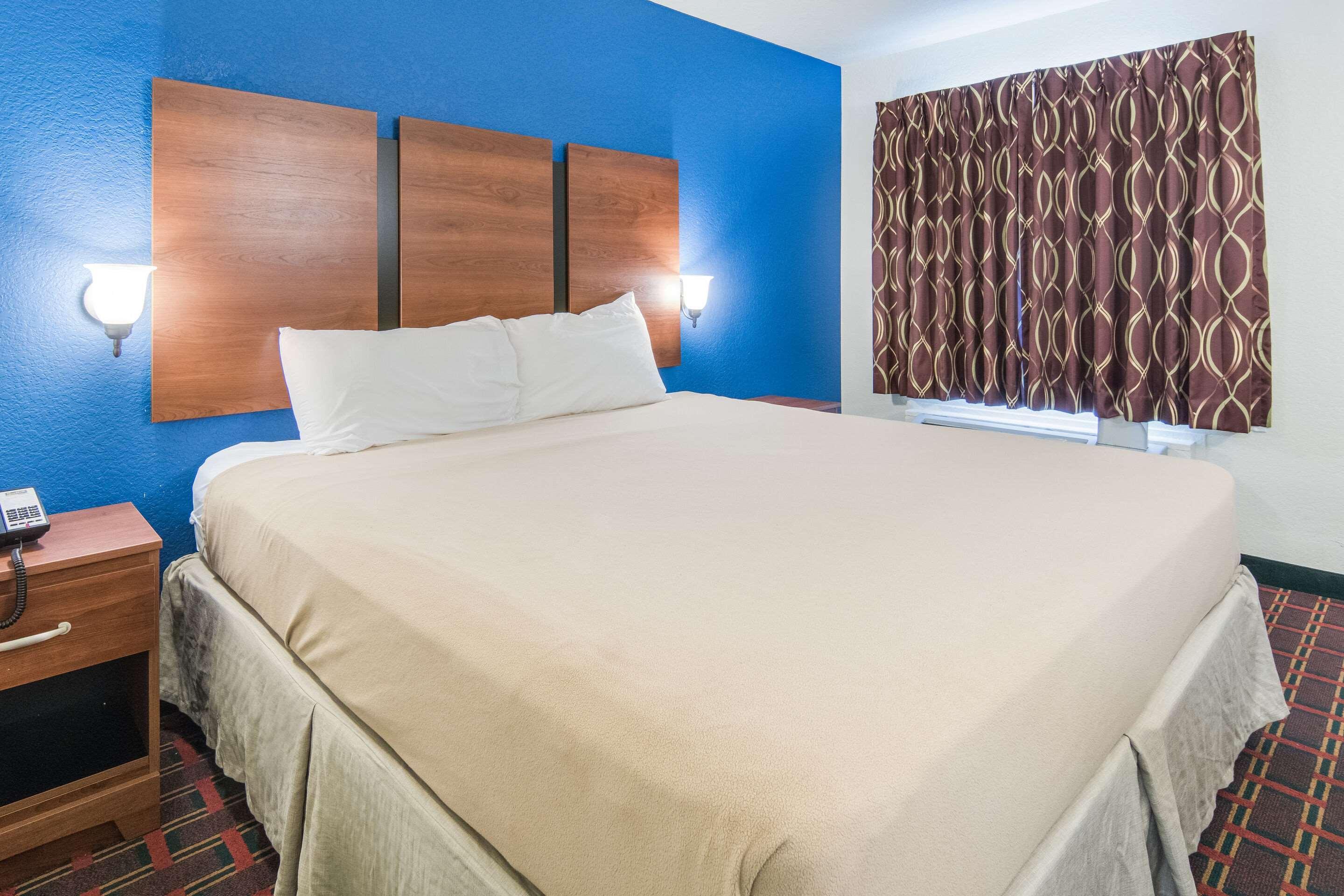Rodeway Inn Уэтерфорд Экстерьер фото