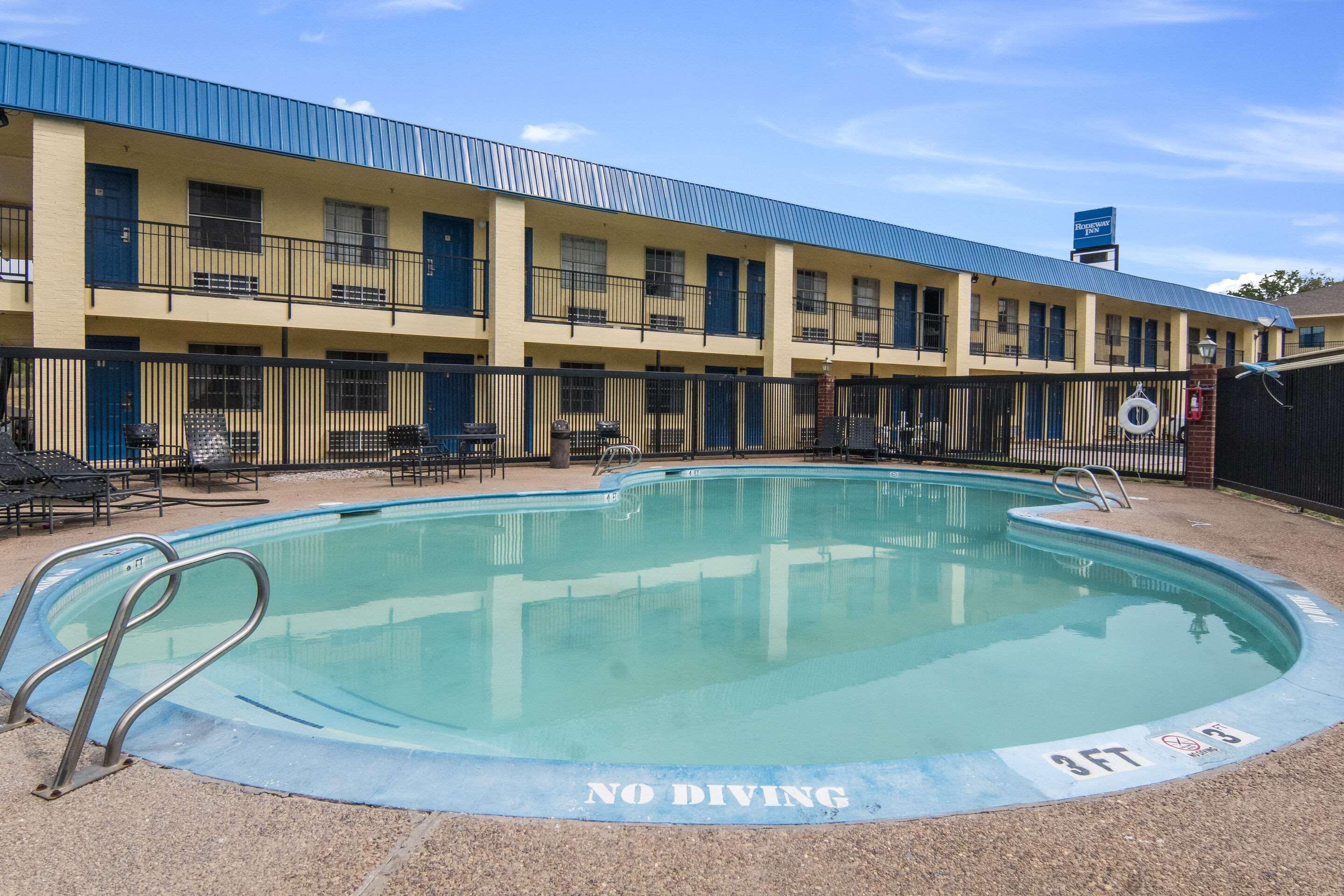Rodeway Inn Уэтерфорд Экстерьер фото