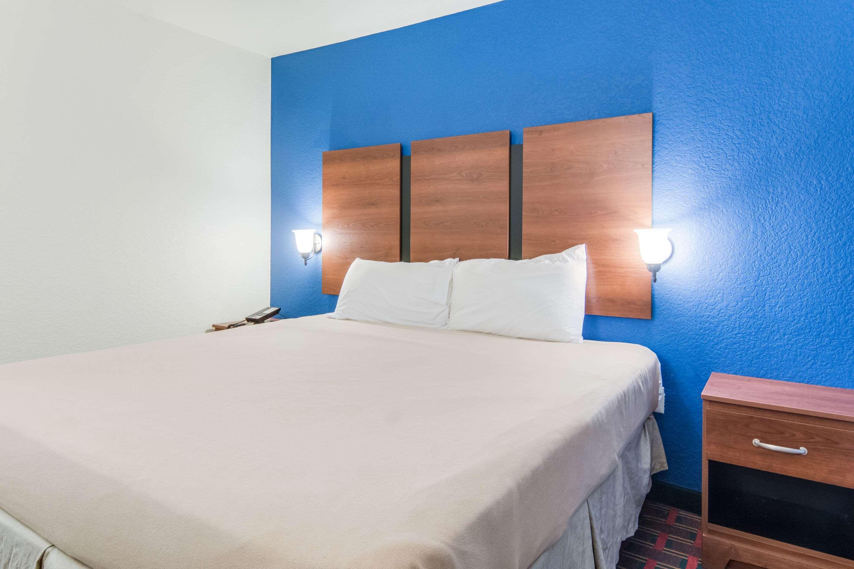 Rodeway Inn Уэтерфорд Экстерьер фото